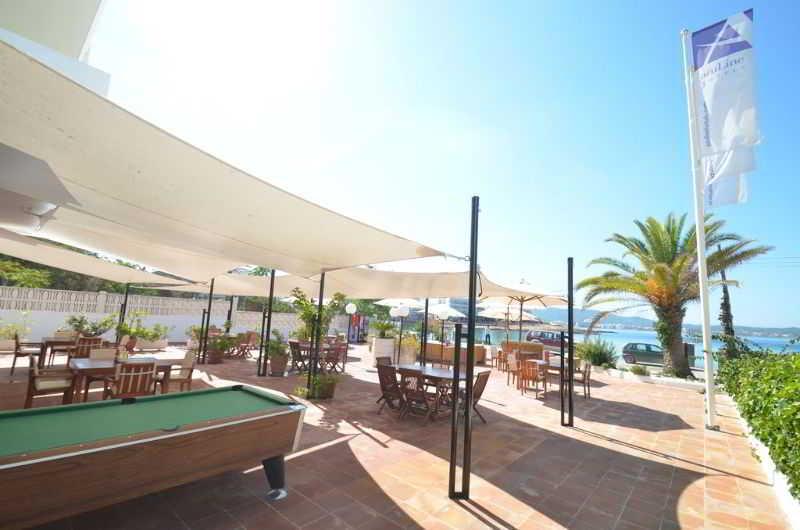 Aparthotel Wi-Ki-Woo (Adults Only) à Sant Antoni de Portmany Extérieur photo