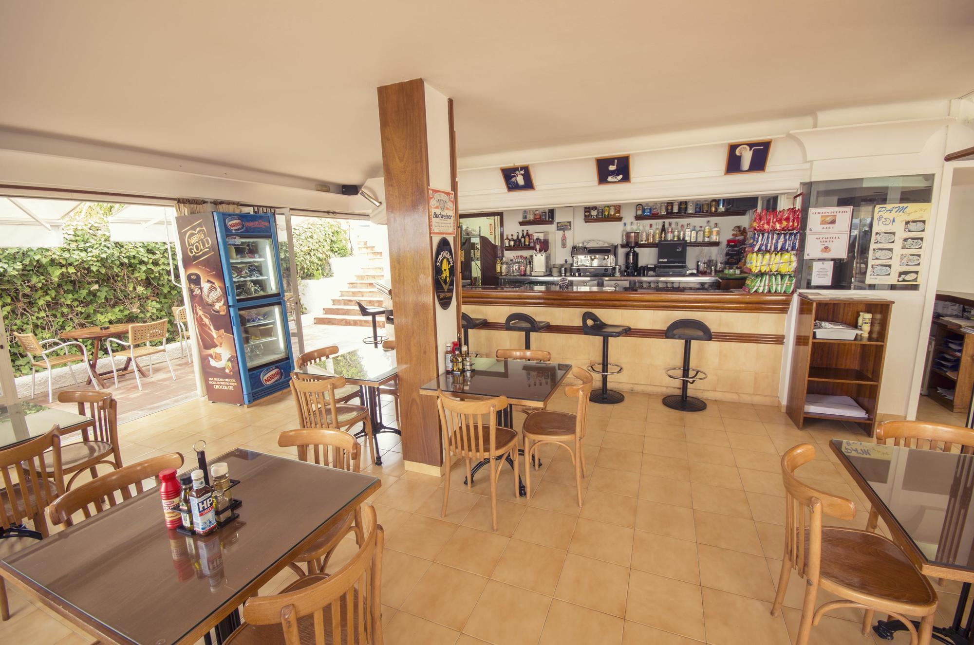 Aparthotel Wi-Ki-Woo (Adults Only) à Sant Antoni de Portmany Extérieur photo