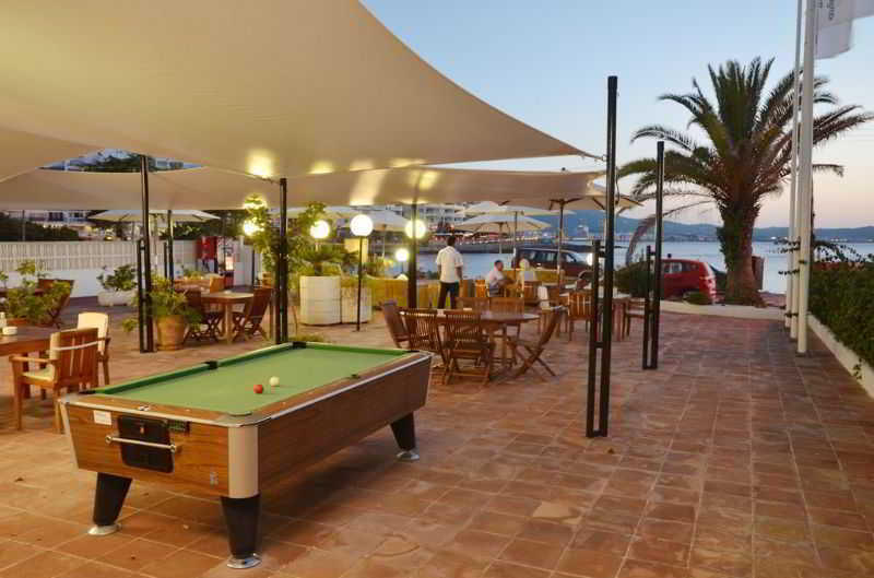 Aparthotel Wi-Ki-Woo (Adults Only) à Sant Antoni de Portmany Extérieur photo