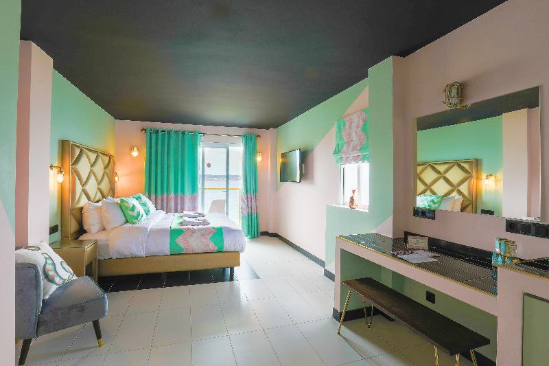 Aparthotel Wi-Ki-Woo (Adults Only) à Sant Antoni de Portmany Extérieur photo