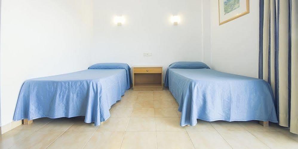 Aparthotel Wi-Ki-Woo (Adults Only) à Sant Antoni de Portmany Extérieur photo
