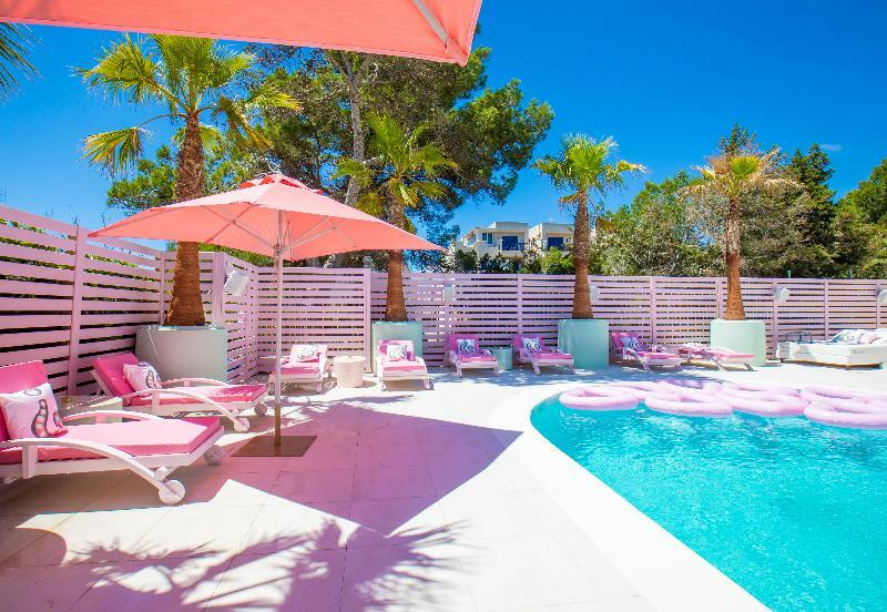Aparthotel Wi-Ki-Woo (Adults Only) à Sant Antoni de Portmany Extérieur photo